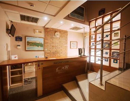 Car Royal Apartments And Rooms ノヴィ・サド エクステリア 写真